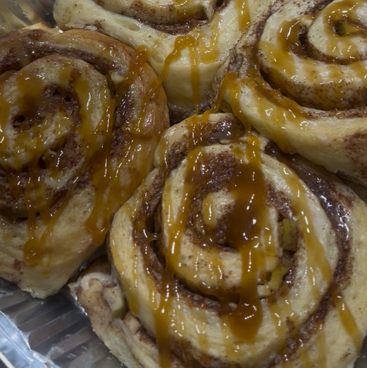 Caramel Apple Pie Cinnamon Roll Recipe